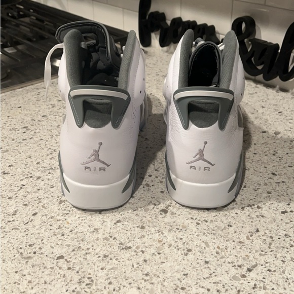 Here is a pair of Jordan retro 6s cool grey! They are size 18. - Picture 3 of 10